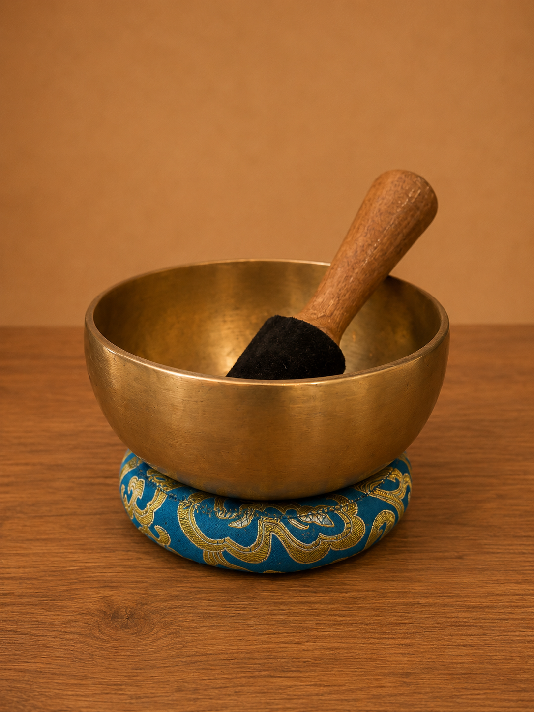 Campana Tibetana Artigianale con Batacchio e Cuscino Blu 16cm