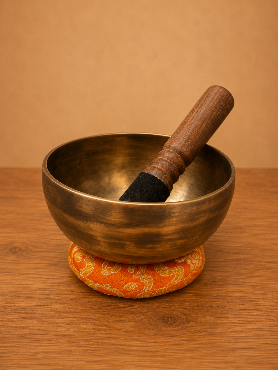 Campana Tibetana Artigianale con Batacchio e Cuscino Arancione 14cm